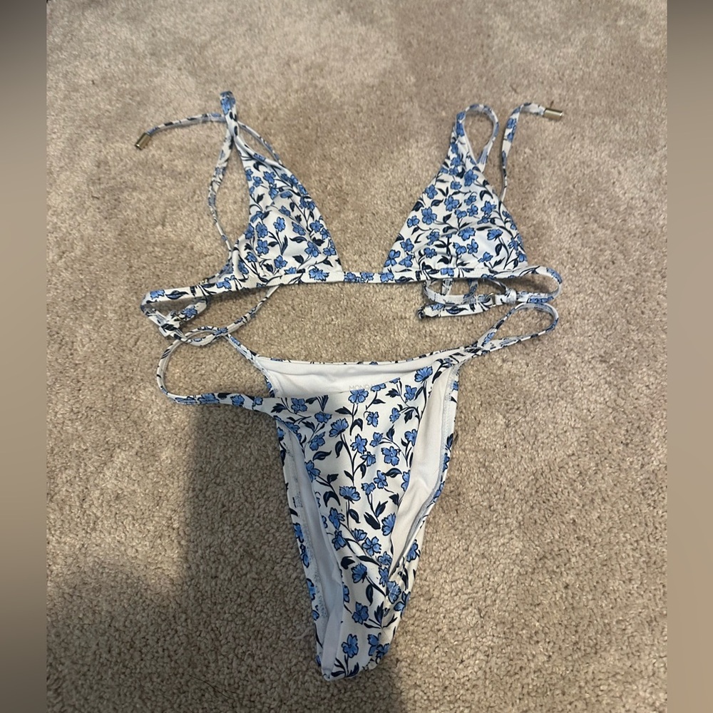 Monday swimwear. Bikini set. Blue paisley print. XS